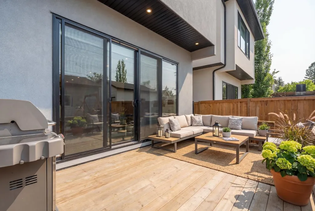 2022 50 Avenue SW Calgary AB T2T2W3
