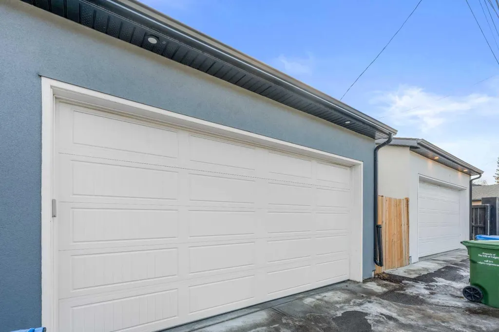 2022 50 Avenue SW Calgary AB T2T2W3