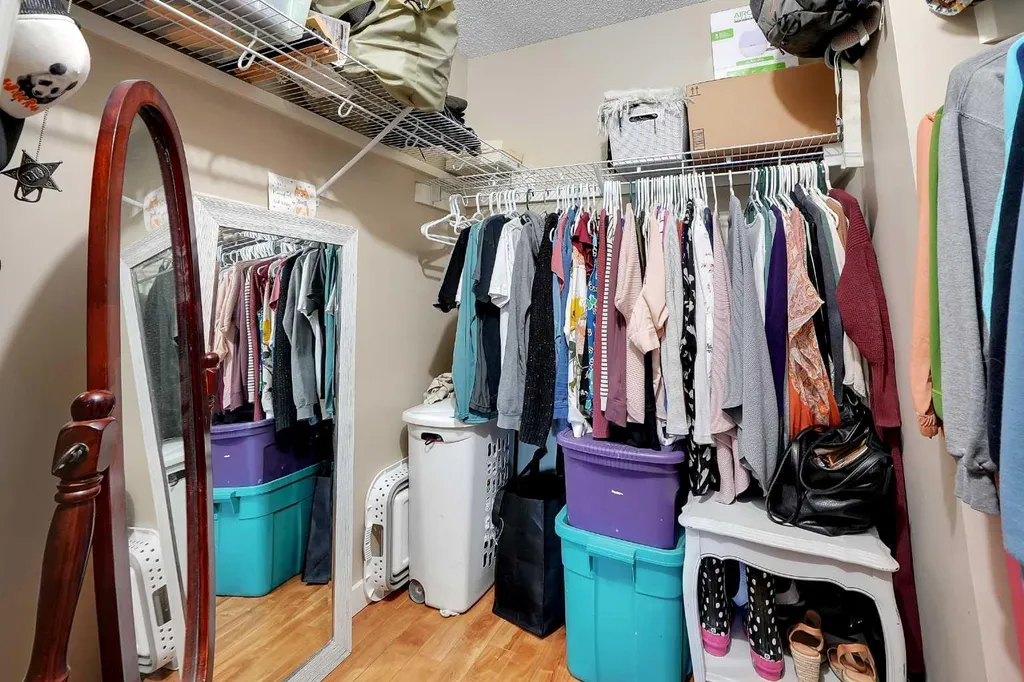 315 Southampton Drive SW Calgary AB T2W 2T6