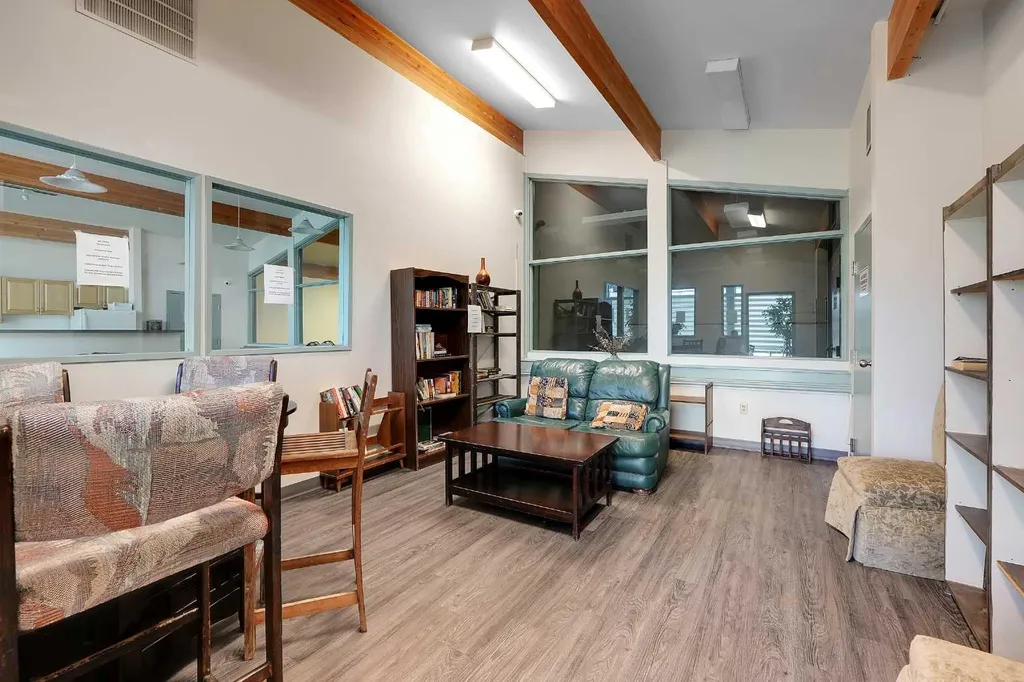 315 Southampton Drive SW Calgary AB T2W 2T6