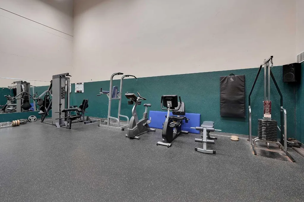 315 Southampton Drive SW Calgary AB T2W 2T6