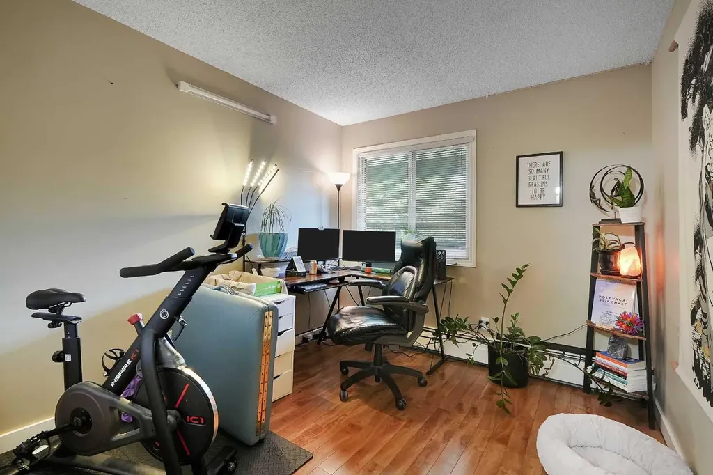 315 Southampton Drive SW Calgary AB T2W 2T6