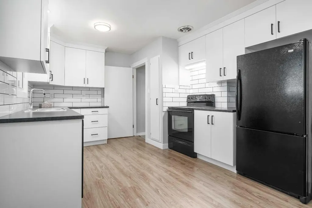 2631 16 Avenue SE Medicine Hat AB T1A 3T6