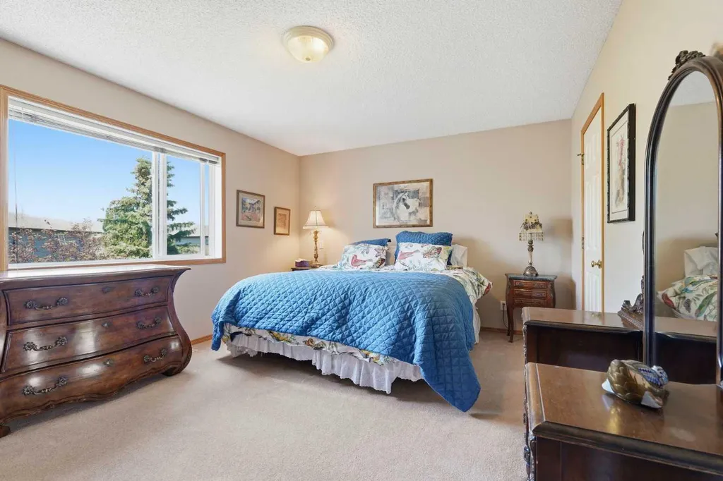 5 Sheep River Link Okotoks AB T1S 1S2