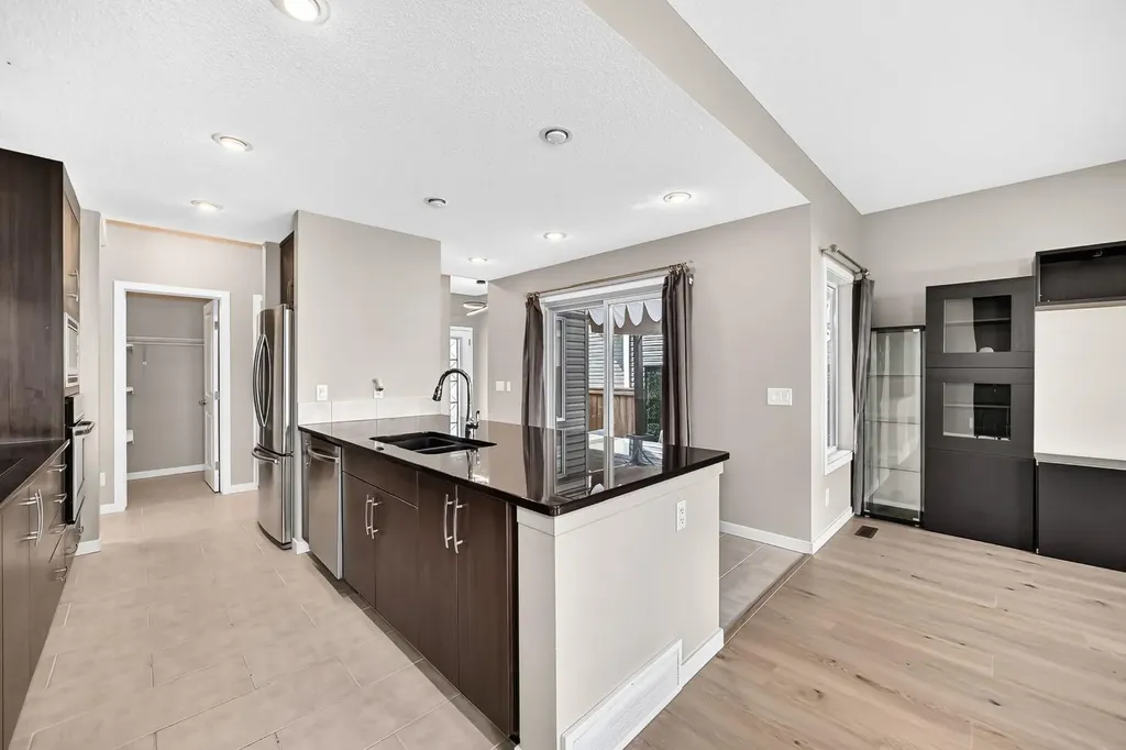 135 Evansridge Crescent NW Calgary AB T3P 0J3
