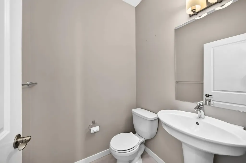 135 Evansridge Crescent NW Calgary AB T3P 0J3