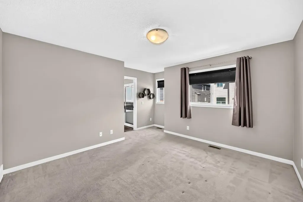 135 Evansridge Crescent NW Calgary AB T3P 0J3