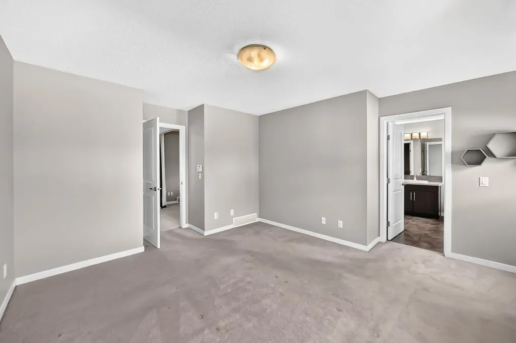 135 Evansridge Crescent NW Calgary AB T3P 0J3