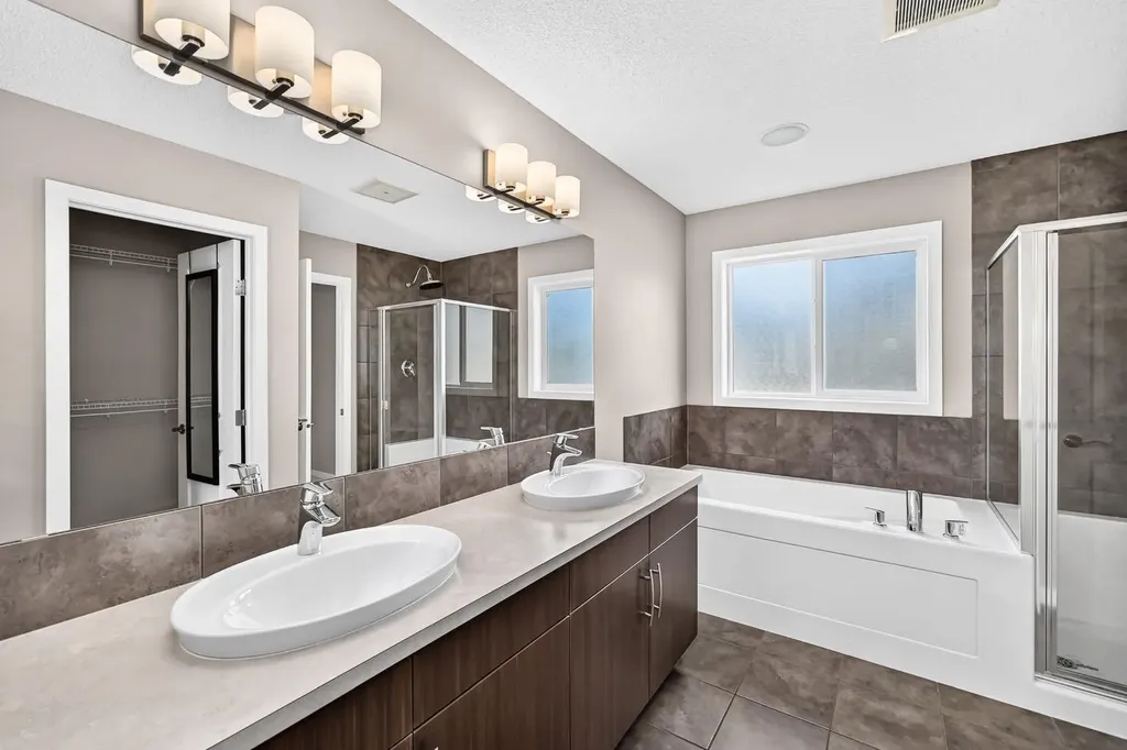 135 Evansridge Crescent NW Calgary AB T3P 0J3