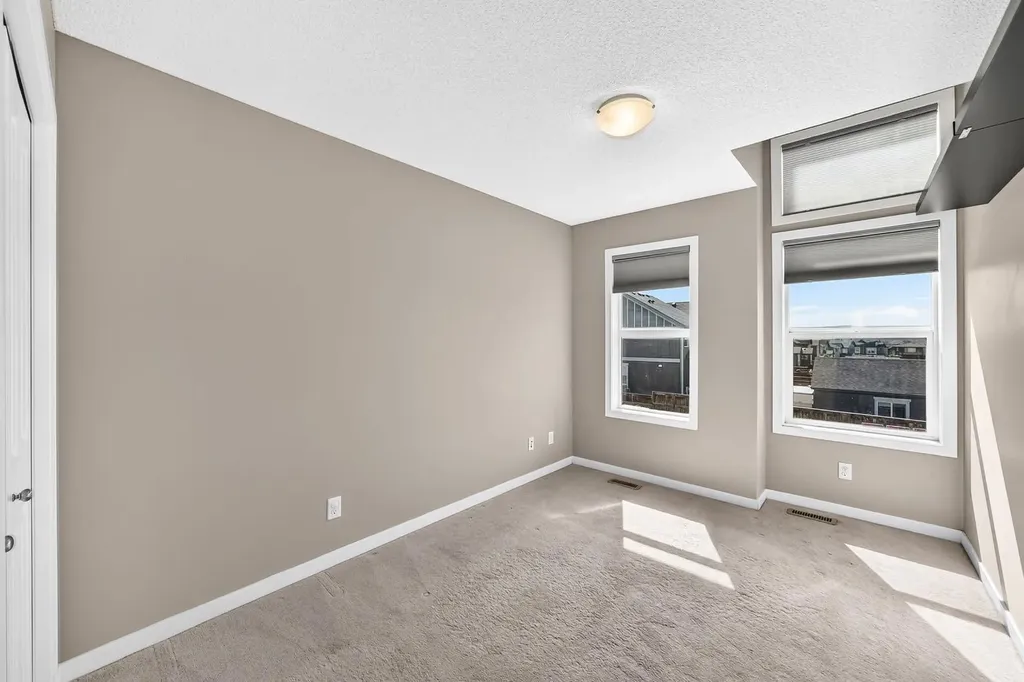 135 Evansridge Crescent NW Calgary AB T3P 0J3