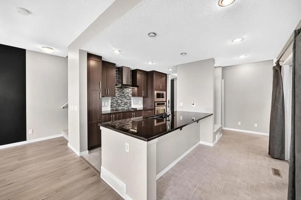 135 Evansridge Crescent NW Calgary AB T3P 0J3