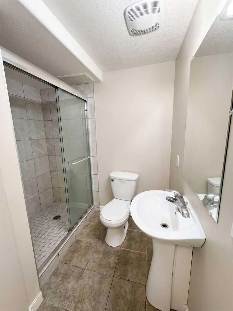 1095 Berkley Drive NW Calgary AB T3K 1S6