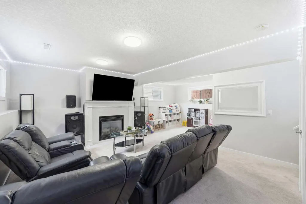 151 Templevale Place NE Calgary AB T1Y 4V6