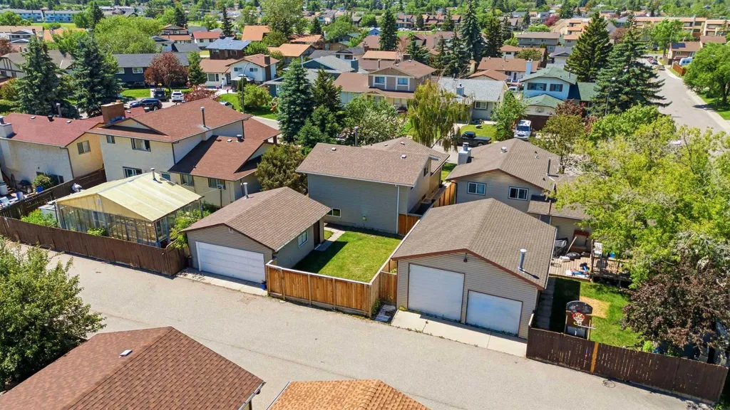 151 Templevale Place NE Calgary AB T1Y 4V6