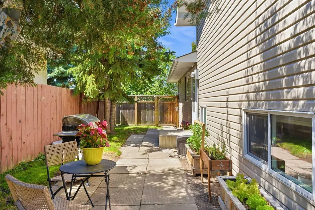 151 Templevale Place NE Calgary AB T1Y 4V6