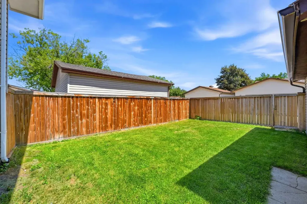 151 Templevale Place NE Calgary AB T1Y 4V6