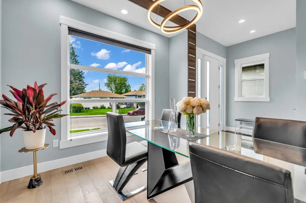 2417 25 Avenue NW Calgary AB T2M 2C6