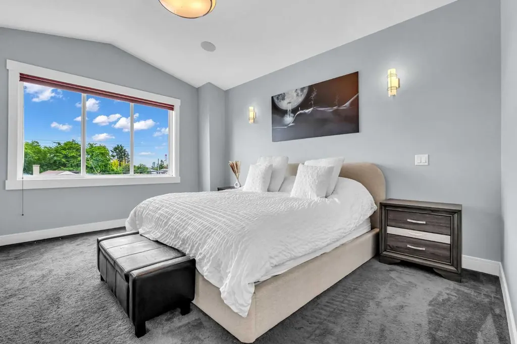 2417 25 Avenue NW Calgary AB T2M 2C6