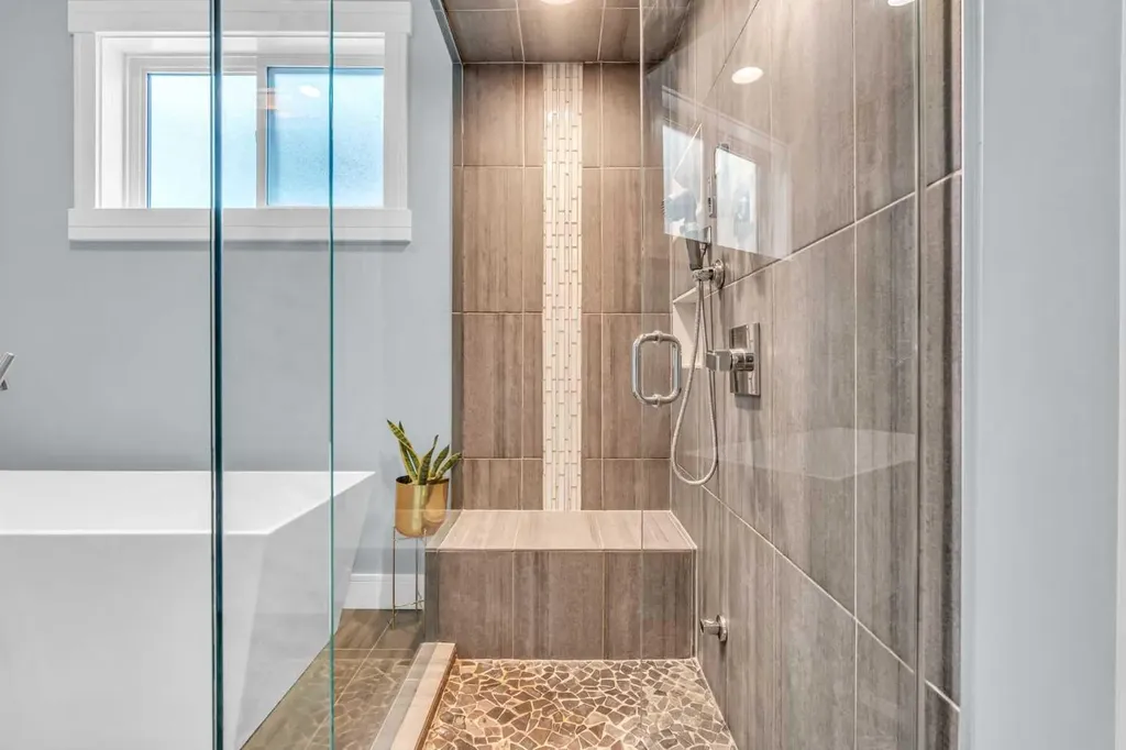 2417 25 Avenue NW Calgary AB T2M 2C6
