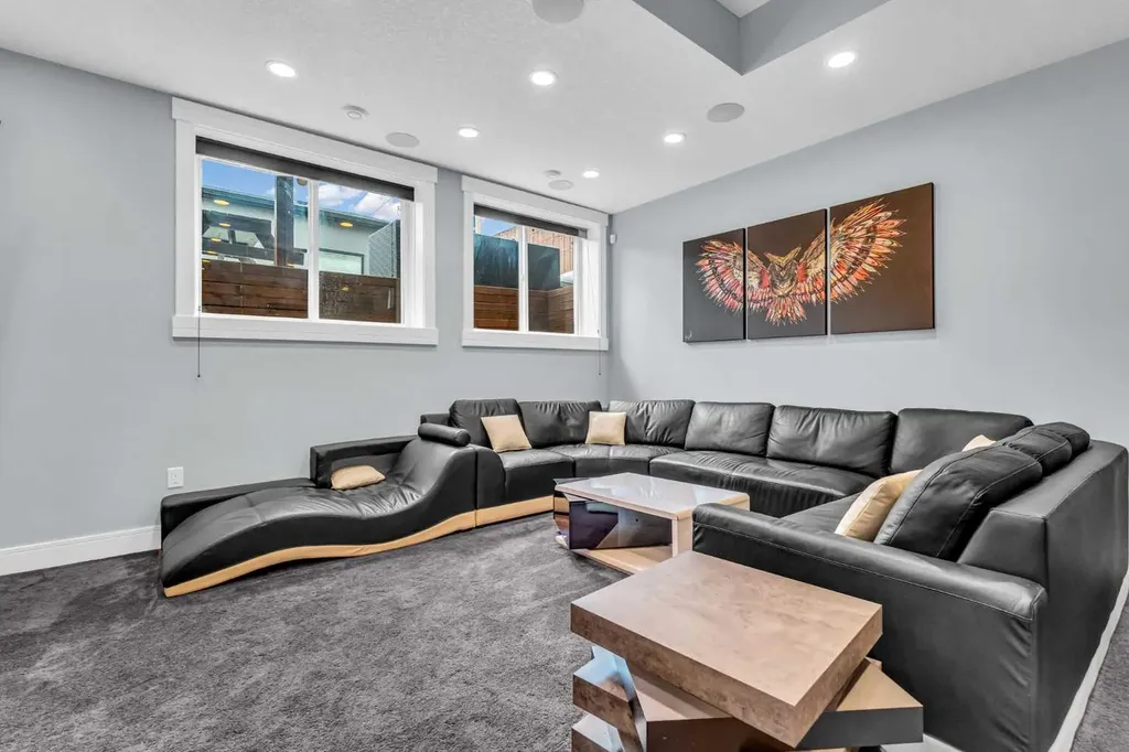 2417 25 Avenue NW Calgary AB T2M 2C6