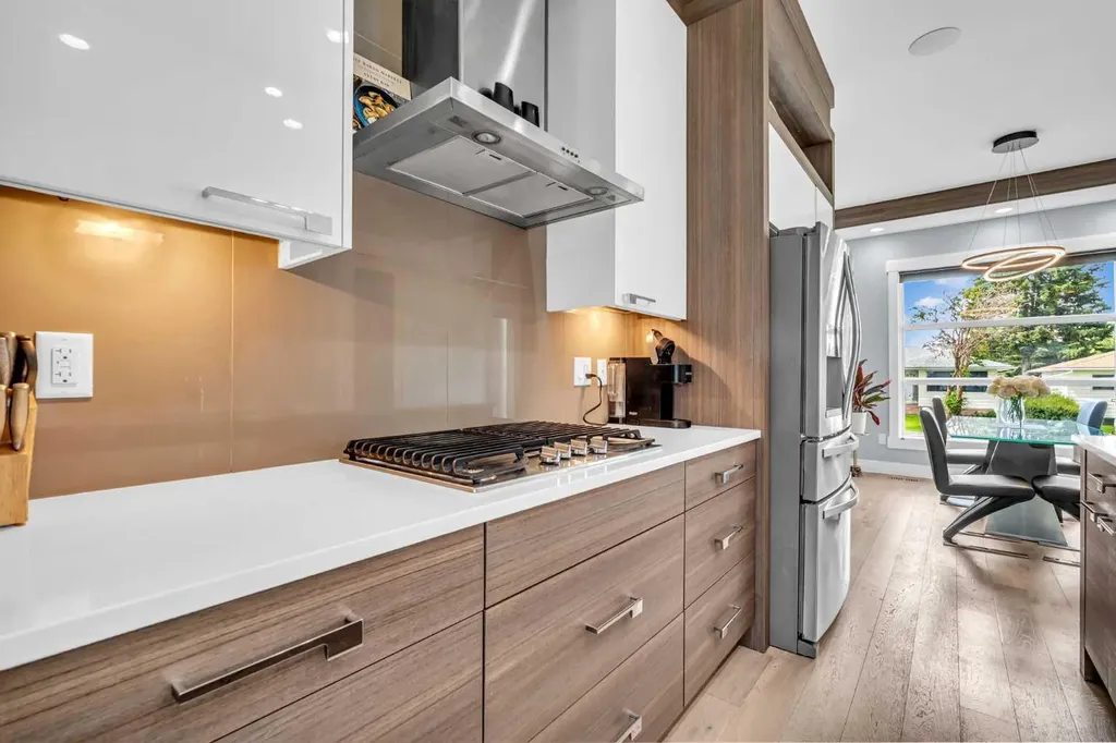 2417 25 Avenue NW Calgary AB T2M 2C6