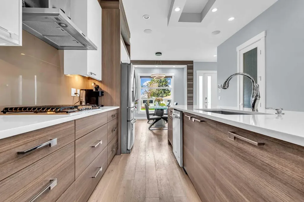 2417 25 Avenue NW Calgary AB T2M 2C6