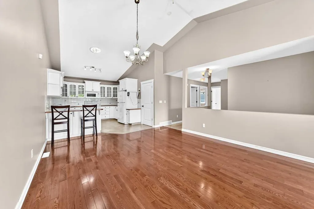 4405 48 Street Innisfail AB T4G 1P3