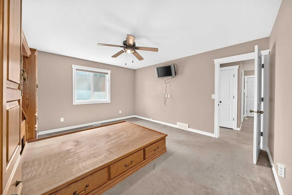 4405 48 Street Innisfail AB T4G 1P3