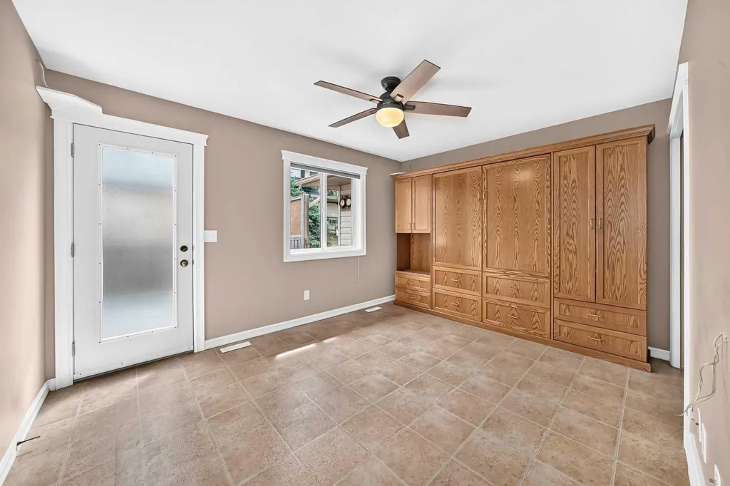 4405 48 Street Innisfail AB T4G 1P3