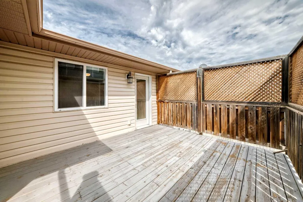 4405 48 Street Innisfail AB T4G 1P3