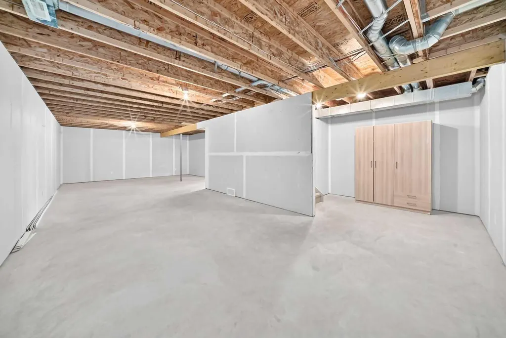 4405 48 Street Innisfail AB T4G 1P3