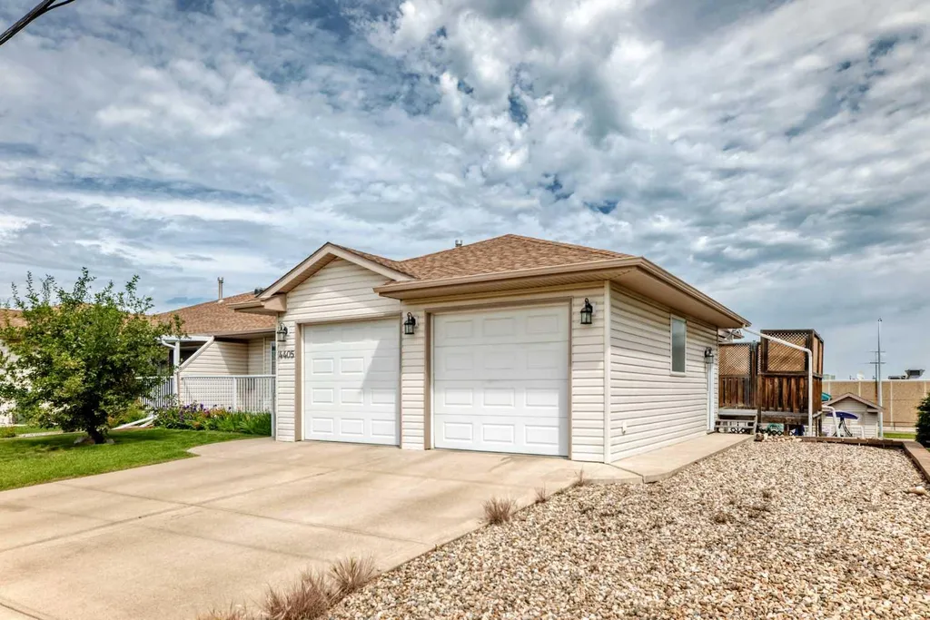 4405 48 Street Innisfail AB T4G 1P3