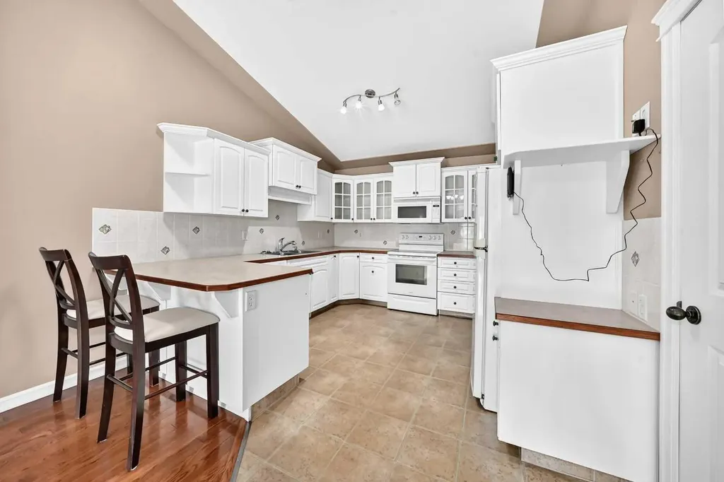 4405 48 Street Innisfail AB T4G 1P3