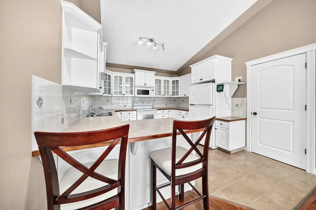 4405 48 Street Innisfail AB T4G 1P3
