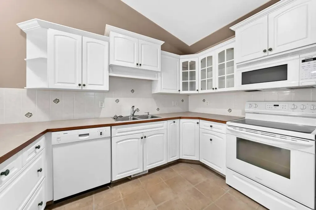 4405 48 Street Innisfail AB T4G 1P3