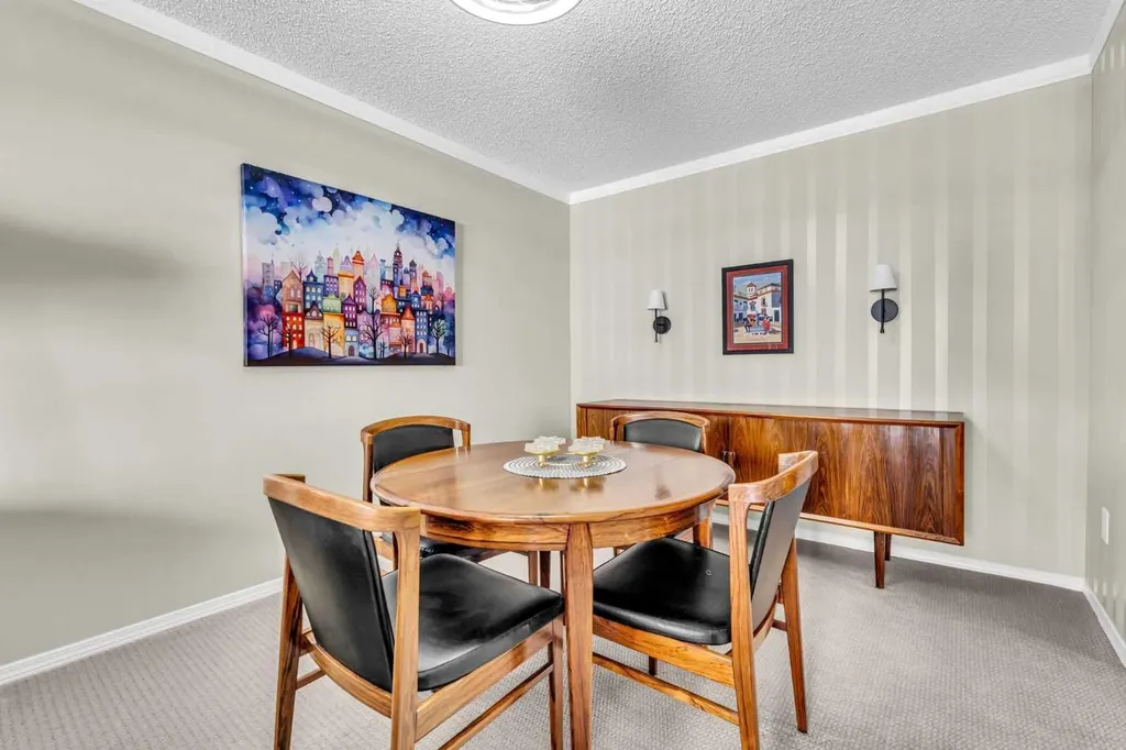 723 57 Avenue SW Calgary AB T2V 4Z3