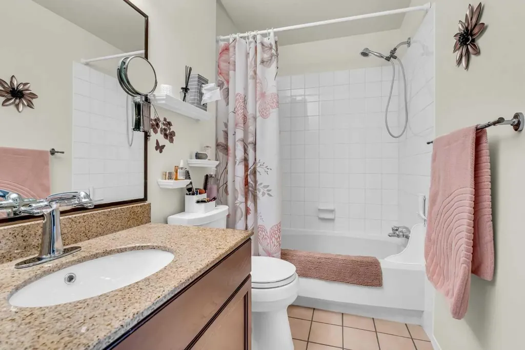 723 57 Avenue SW Calgary AB T2V 4Z3