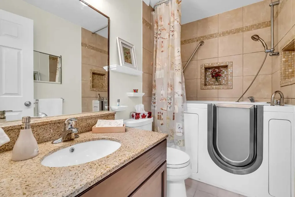 723 57 Avenue SW Calgary AB T2V 4Z3