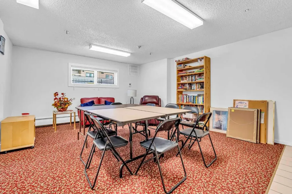 723 57 Avenue SW Calgary AB T2V 4Z3
