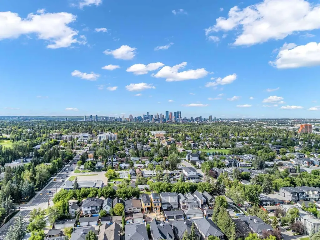 723 57 Avenue SW Calgary AB T2V 4Z3