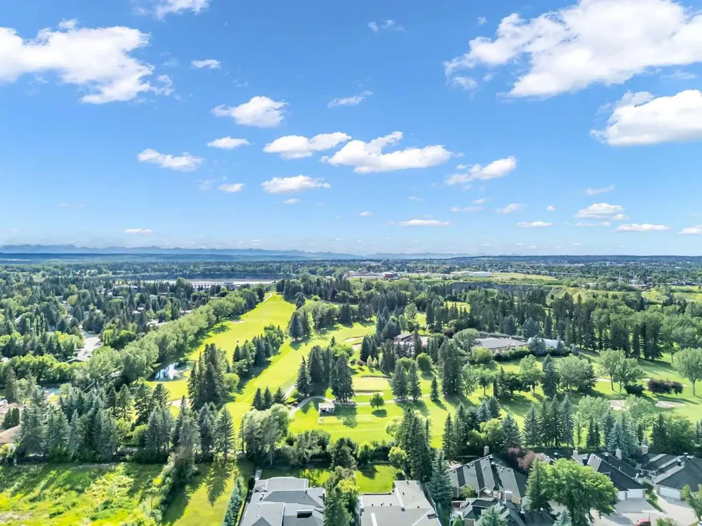 723 57 Avenue SW Calgary AB T2V 4Z3
