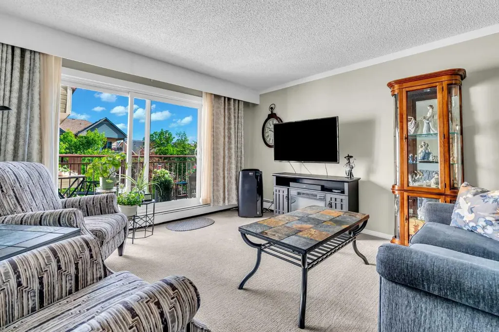 723 57 Avenue SW Calgary AB T2V 4Z3