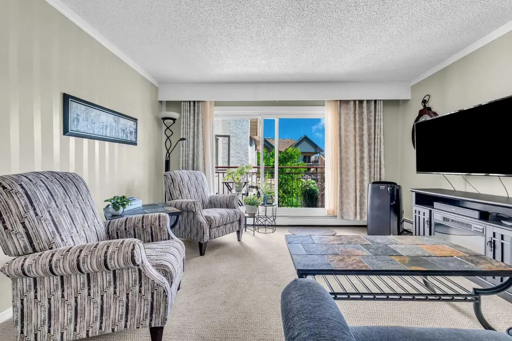 723 57 Avenue SW Calgary AB T2V 4Z3