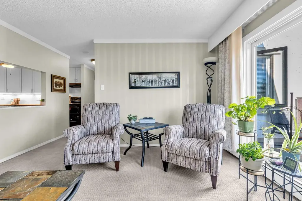 723 57 Avenue SW Calgary AB T2V 4Z3