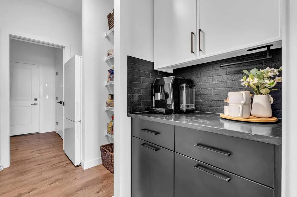 826 Alpine Drive SW Calgary AB T2Y 0S4