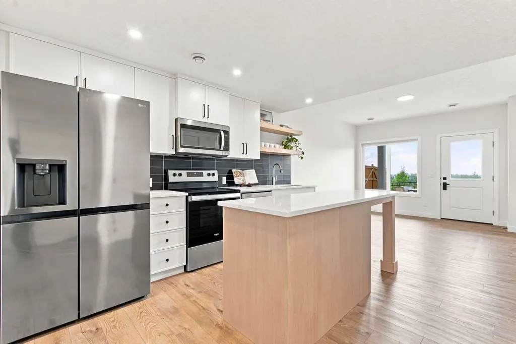 826 Alpine Drive SW Calgary AB T2Y 0S4