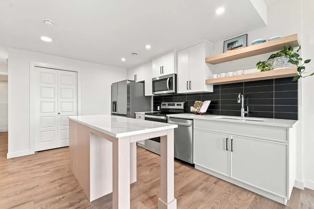 826 Alpine Drive SW Calgary AB T2Y 0S4