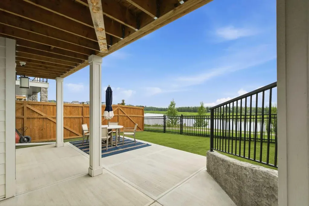826 Alpine Drive SW Calgary AB T2Y 0S4