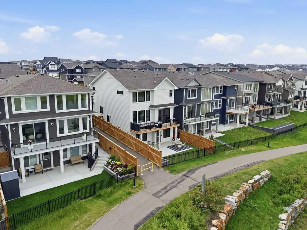 826 Alpine Drive SW Calgary AB T2Y 0S4
