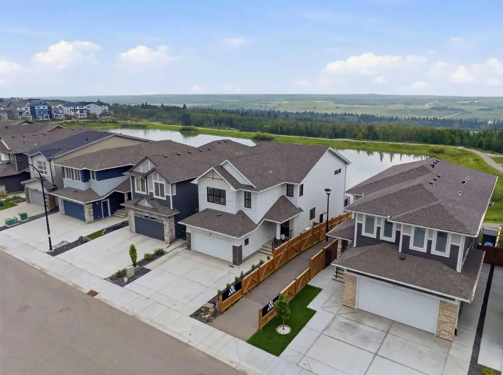 826 Alpine Drive SW Calgary AB T2Y 0S4